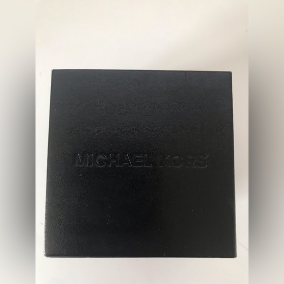 Michael Kors Watch - Picture 4 of 9